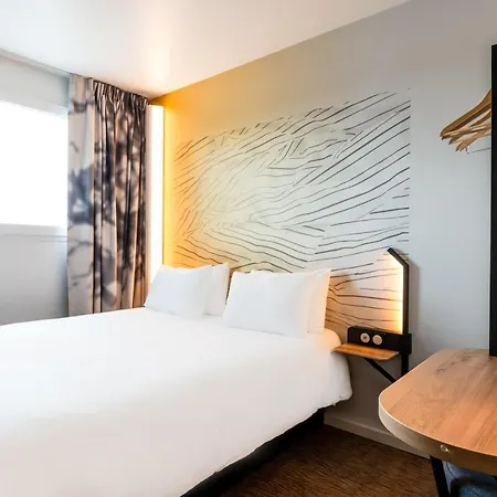 Hotel Marly Saint Germain En Laye 3*
