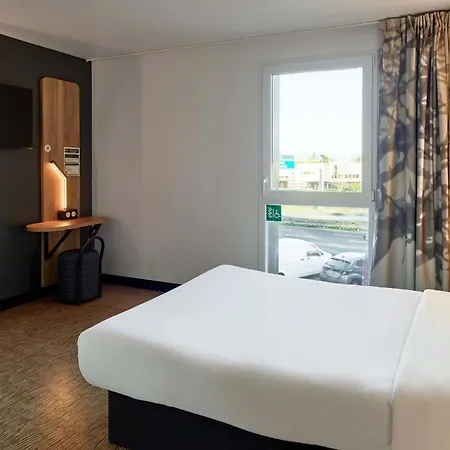 Hotel Marly Saint Germain En Laye 3*