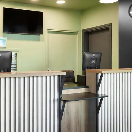 Hotel Marly Saint Germain En Laye 3*