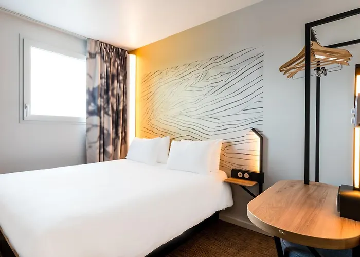 Hotel Marly Saint Germain En Laye 3*
